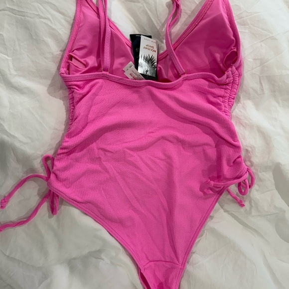 NWT- New look one piece swimsuit - Picture 5 of 5